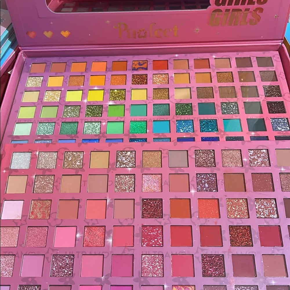 Eyeshadow pallet with glitters 192 colors
